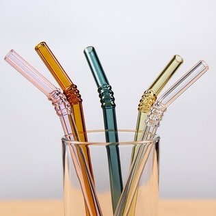 Glass straws come in attractive colors and sizes