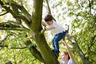 Parents should never prevent children from playing outdoors
