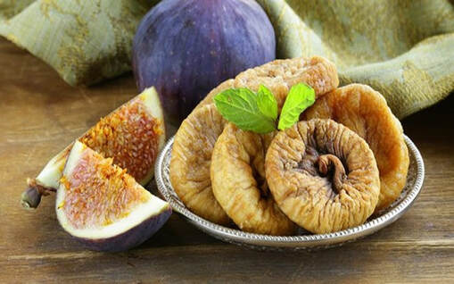 Dried figs contain higher sugar and calories compared to natural fruits